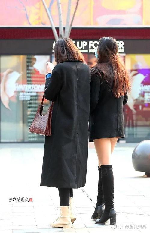 肉丝袜配长靴,演绎冬季时尚新潮流