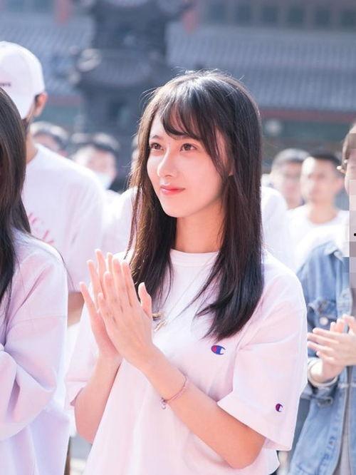 曹曦月被撕扯衣服视频,真相与争议