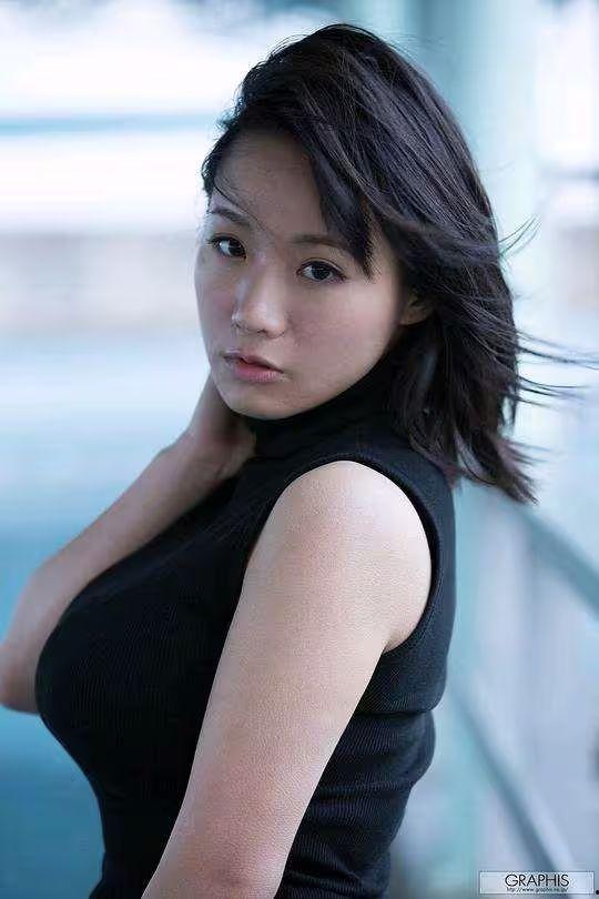 长身av女优,身材火辣，魅力四射的性感女神