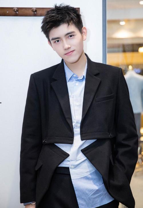 陈飞宇 吃瓜娱乐圈视频,吃瓜视频背后的真实故事